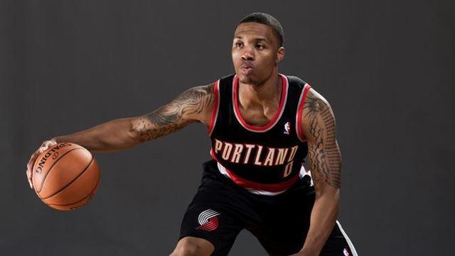 围绕队伍构 围绕队伍构